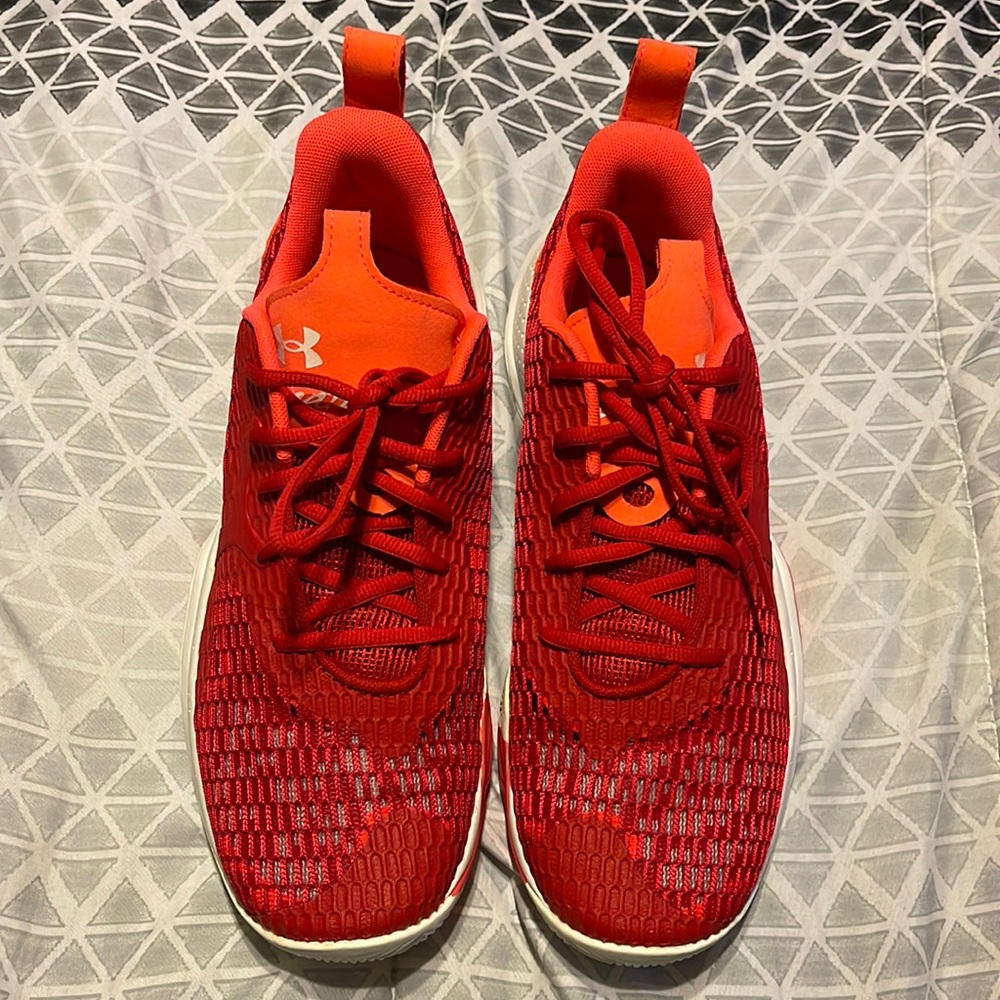 Under Armour Spawn 3 basketball shoes
